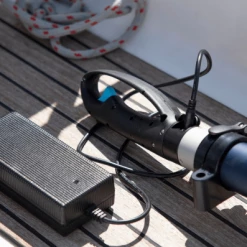 Boat Hardware TEMO ·450 12V Charger